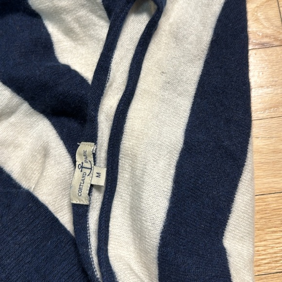100% cashmere boat neck navy blue and white distressed striped sweater - Picture 7 of 8